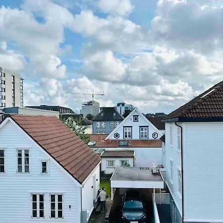 Διαμέρισμα Utsikt, Sentralt Og Romslig!